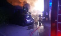 Lecco, incendio di un container spazzatura alle Meridiane FOTO