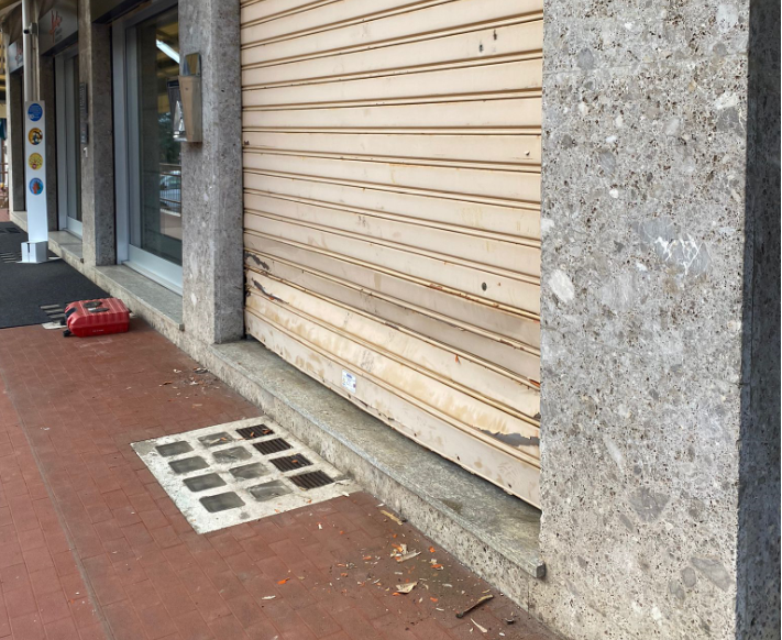 Spaccata nella notte all’ottica Giovenzana