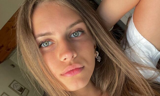 Lucrezia, la liceale modello sogna Miss Italia con… Oscar Wilde