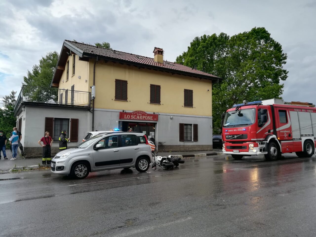 Incidente stradale, anziano ferito