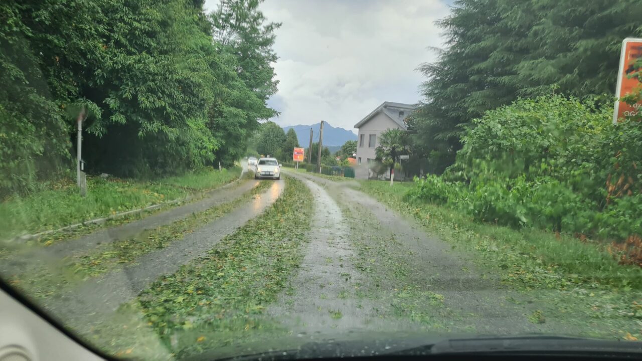Maltempo, tombini allagati e strade sporche nella zona di Sirtori LE FOTO