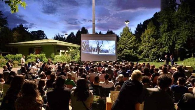 Ultimi scampoli d’estate e ultimi appuntamenti con il cinema in piazza a Lecco