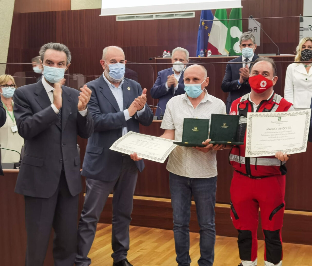 Bus in fiamme in galleria: premiati Mauro Mascetti e Giovanni Lo Dato che hanno salvato 24 ragazzini