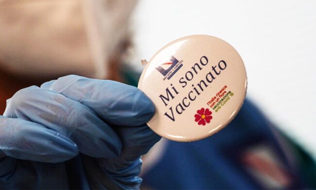 Contro l’obbligo vaccinale: 300 operatori sanitari, anche della Bergamasca, ricorrono al Tar