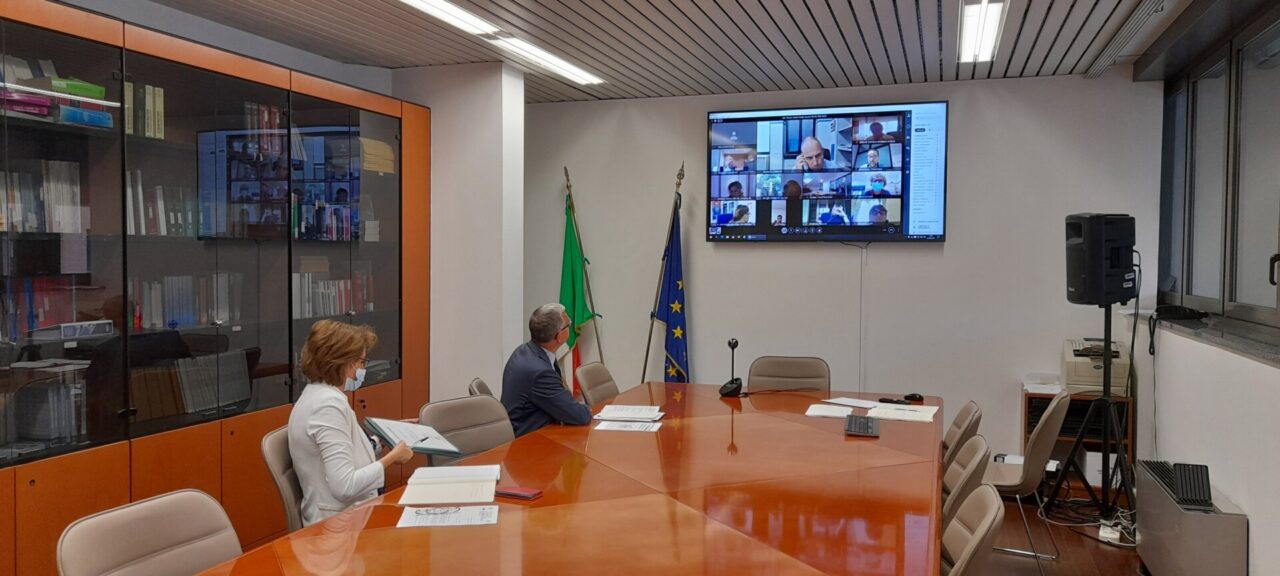 Riapertura delle scuole a Lecco: lezioni in presenza e ipotesi ingresso unico alle 8 tranne che per i licei