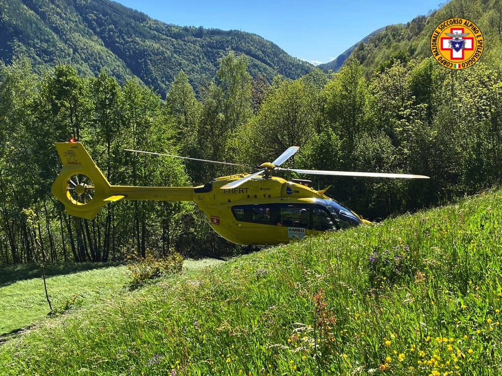 Cade in bici sul sentiero, paura per una 55enne