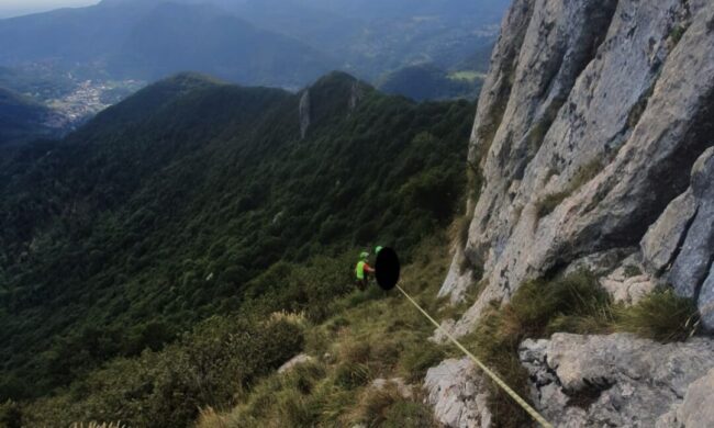 Grida di aiuto dalla ferrata: intervento di oltre tre ore per salvare un 64enne di Barzanò