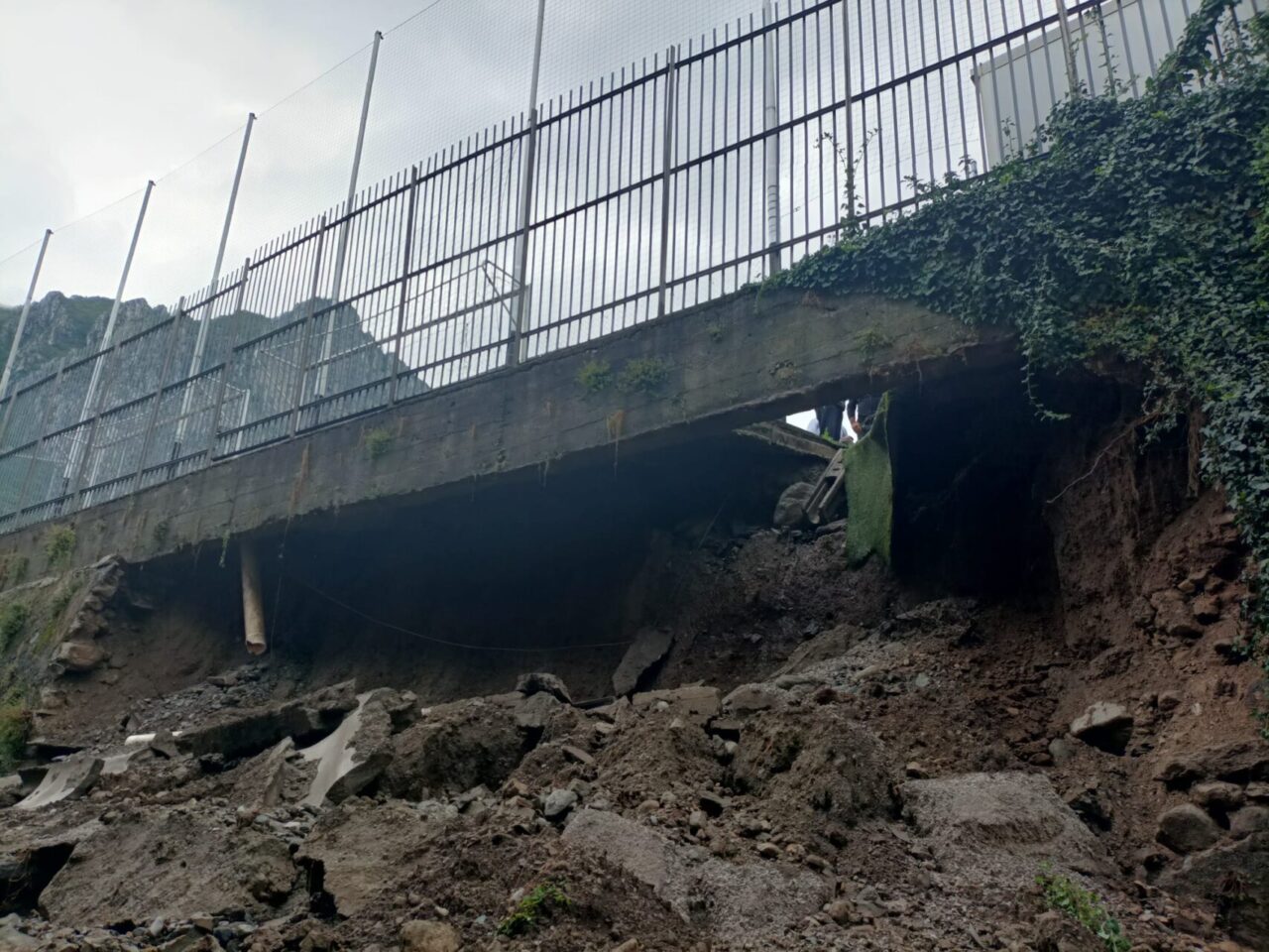 Maltempo: crolla un muraglione a Lecco, bomba d’acqua sulla Bergamasca