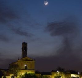 Arriva la notte della Luna blu: illuminerà la volta celeste insieme a Giove e Saturno