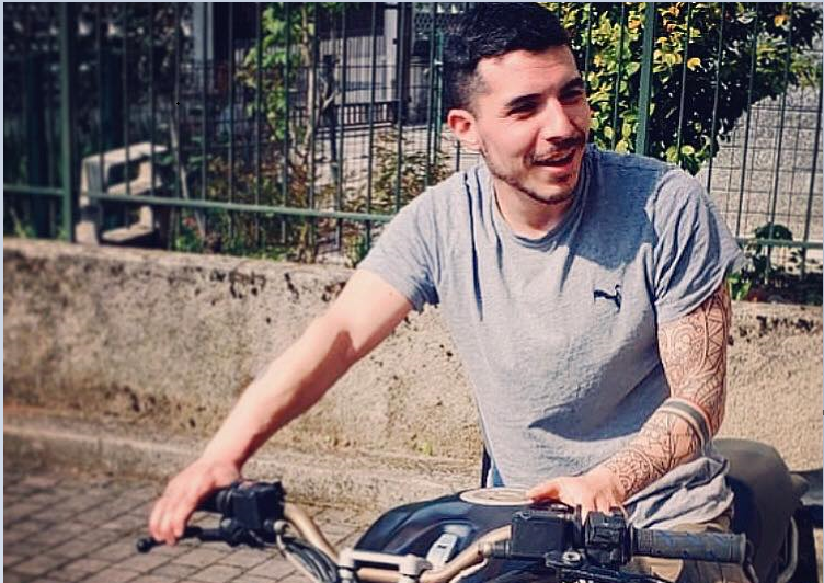 Il dramma si è trasformato in tragedia: morto il 34enne che si è schiantato in moto al curvone