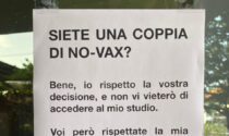 «Siete una coppia no vax? Venite pure in studio, ma non fotograferò il vostro matrimonio»