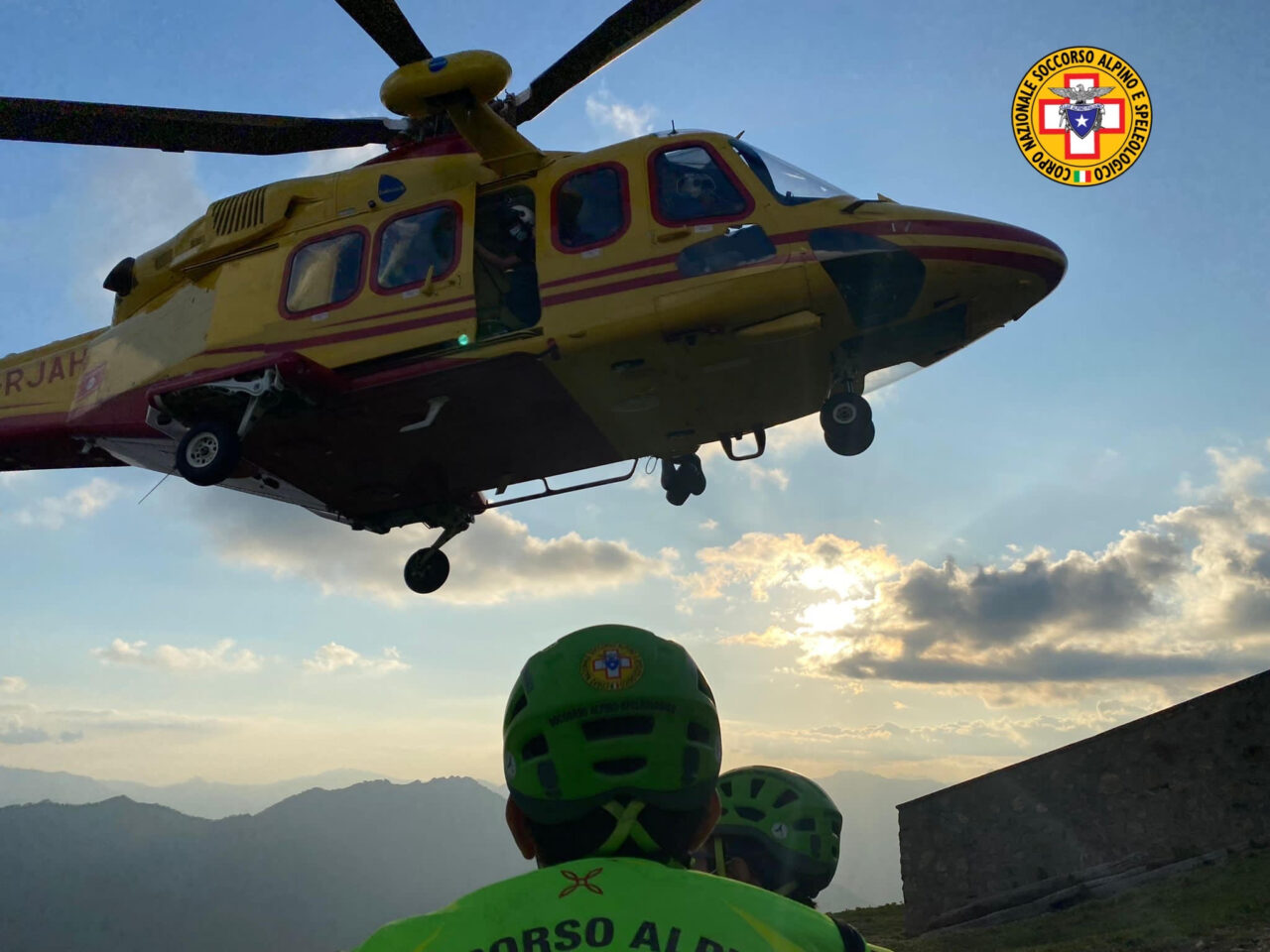 Soccorso alpino, due interventi per un escursionista e una cercatrice di funghi