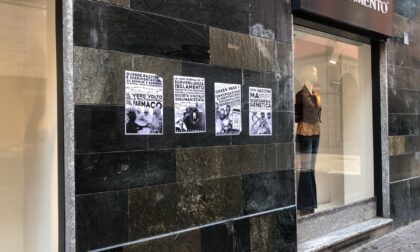 Le foto del blitz dei no vax in centro Lecco: indagini in corso