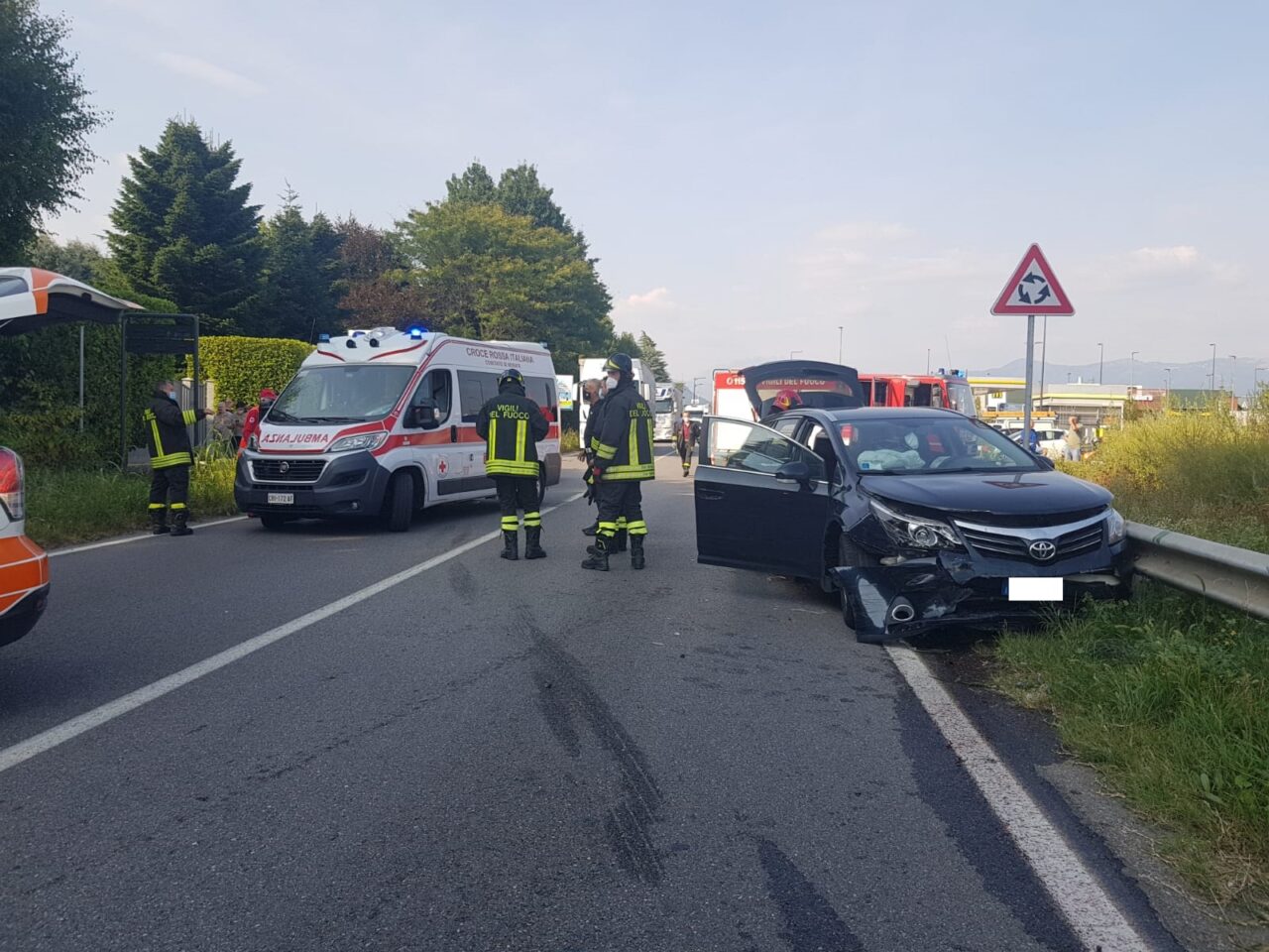 Frontale sulla Provinciale: 52enne in codice rosso. Traffico in tilt