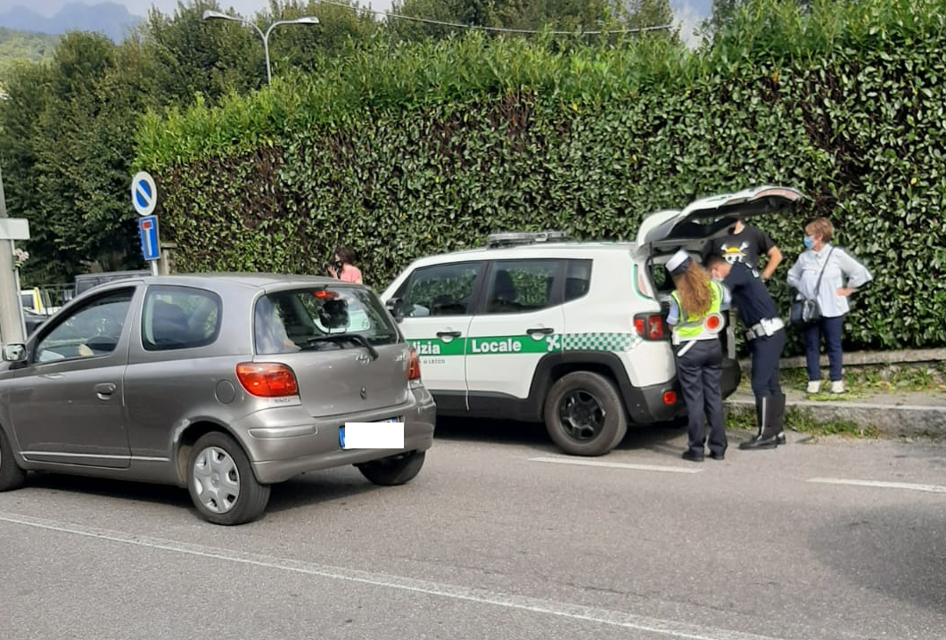 Ciclista investito: trasportato in ospedale in codice rosso