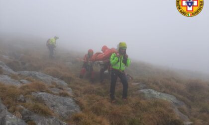 Cacciatore ferito e bloccato a 2000 metri: intervento di oltre 7 ore del Soccorso Alpino per salvarlo