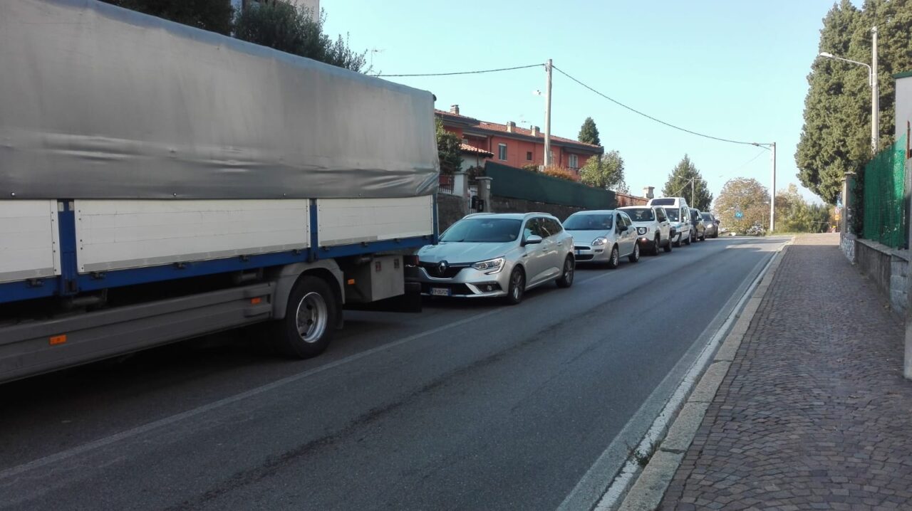 Ponte di Brivio, code chilometriche per i lavori in corso LE FOTO