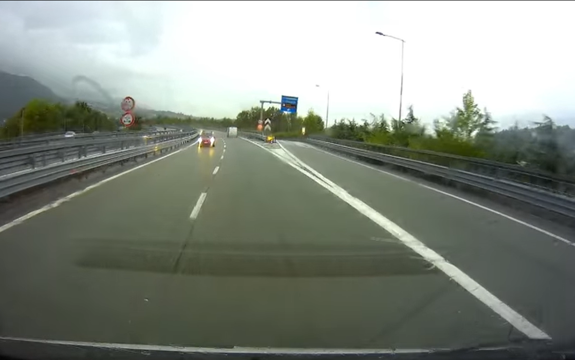 In contromano in Statale: il video da paura! “Non credevo ai miei occhi”