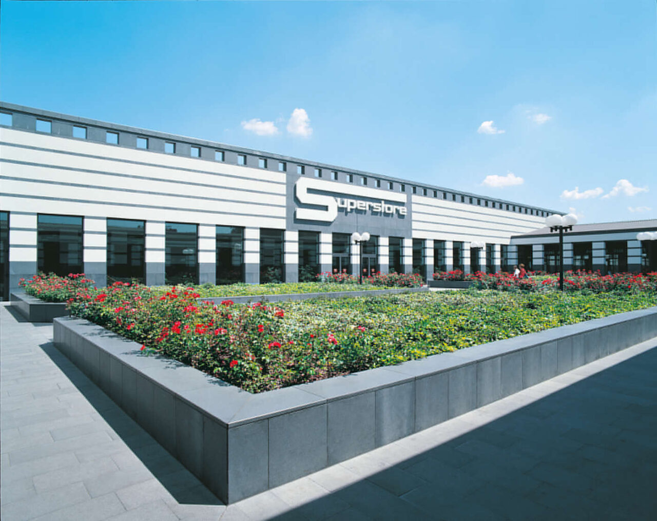 Ennesimo furto di borsa nei parcheggi dei supermercati