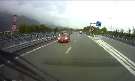 Incredibile: ancora un automobilista in contromano in Statale 36