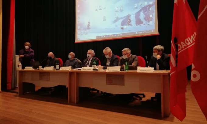 Solitudine e problemi di mobilità: le “malattie” che affliggono gli anziani lecchesi