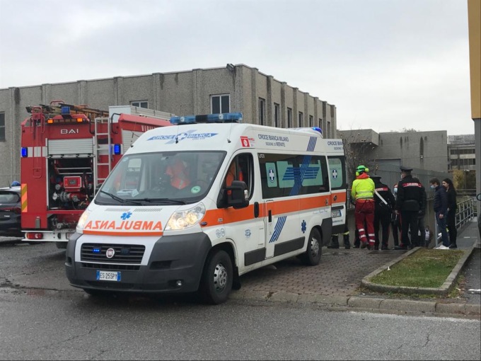 Precipita per 10 metri dall’hotel: giovane in gravissime condizioni