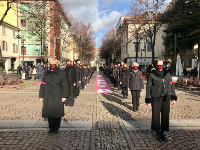 Merate: un flash mob contro la violenza sulle donne