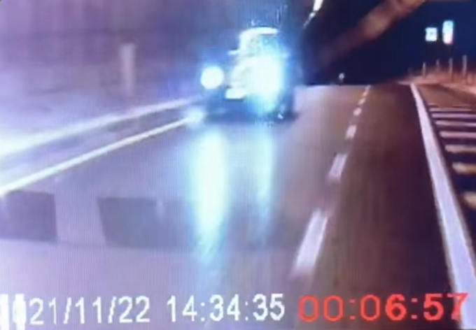 Contromano in galleria sulla Lecco Ballabio: pazzesco