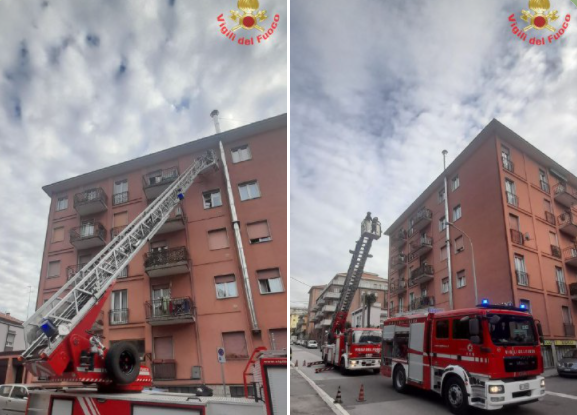 Chiuso in camera al quinto piano: bimbo di due anni salvato dai Vigili del Fuoco