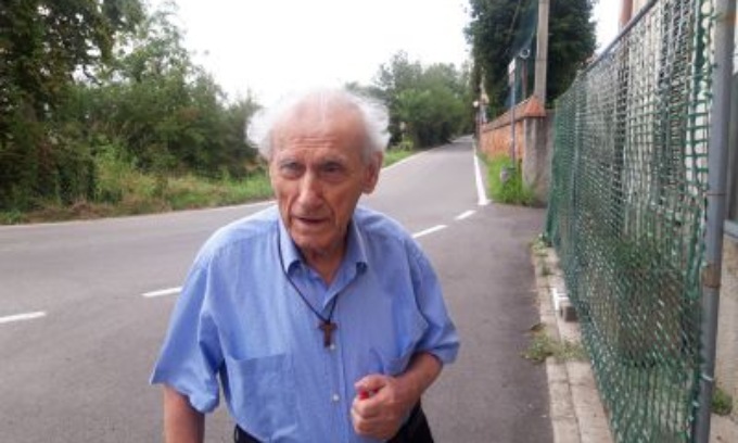 Addio al prete esorcista