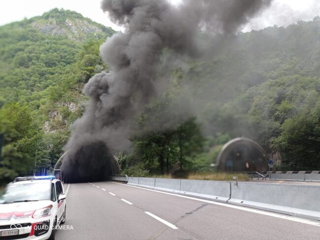 gli-eroi-del-bus-incendiato-foto-incidente-2