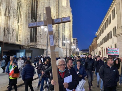 GREEN PASS, SEDICESIMO SABATO DI MOBILITAZIONE (FOTO 3)