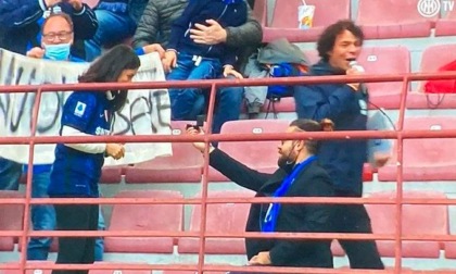 “Ha detto sì!”, il video della proposta di matrimonio a San Siro