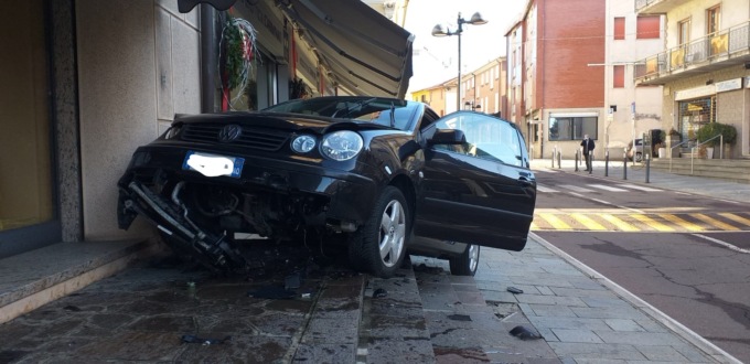 sbanda-e-finisce-contro-il-muro