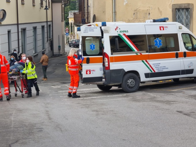Scontro auto-moto, un ferito