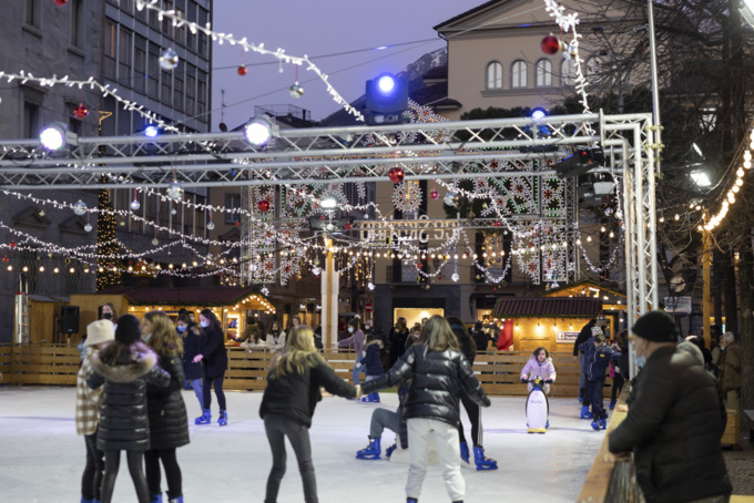 San Silvestro alternativo sulla pista di pattinaggio