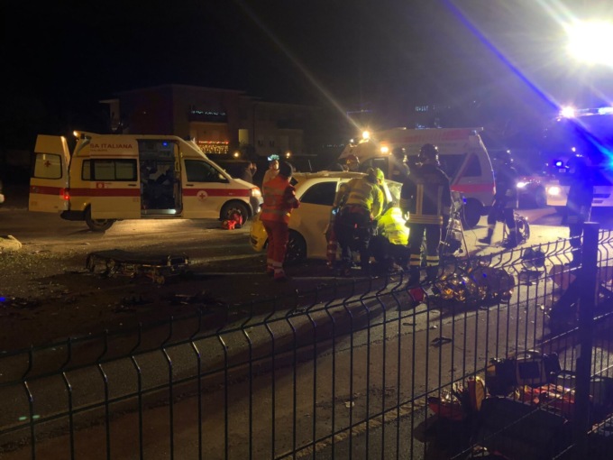 Terrificante frontale sulla Provinciale: 4 mezzi coinvolti nello schianto