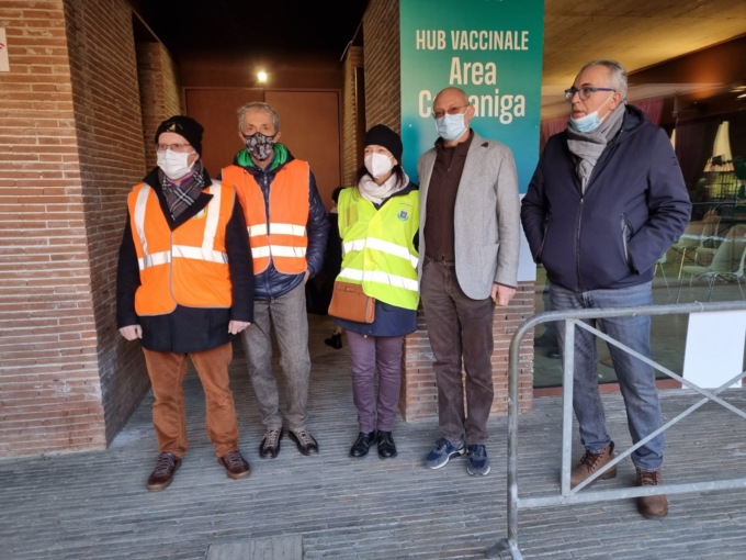 Merate: aperto il centro vaccinale nell’area Cazzaniga