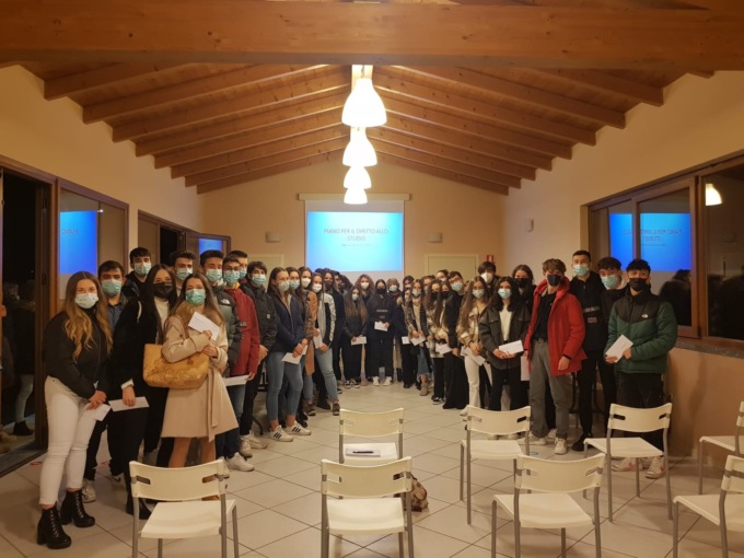 Borse di studio, ECCO LE FOTO della cerimonia di consegna