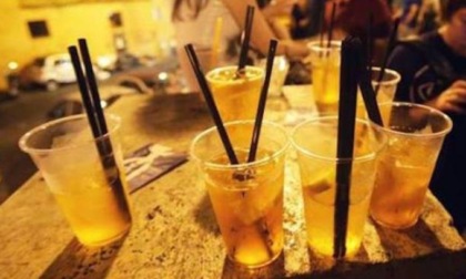 Capodanno, vietati gli alcolici d'asporto a Lecco