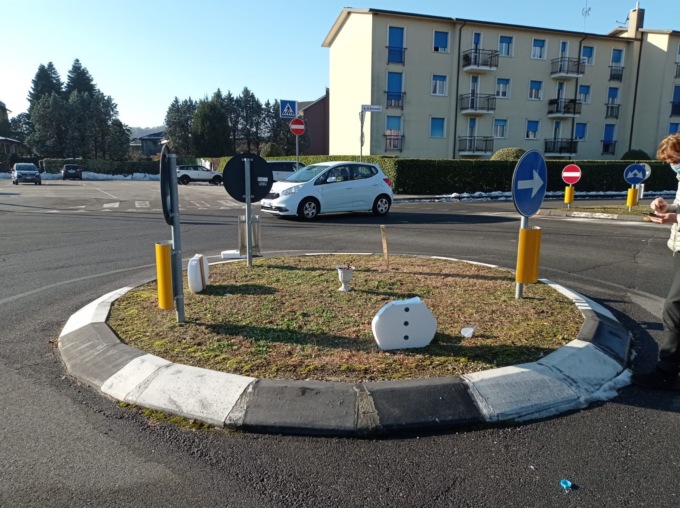 Atti vandalici ad Olgiate Molgora, lo sconforto dell’Amministrazione