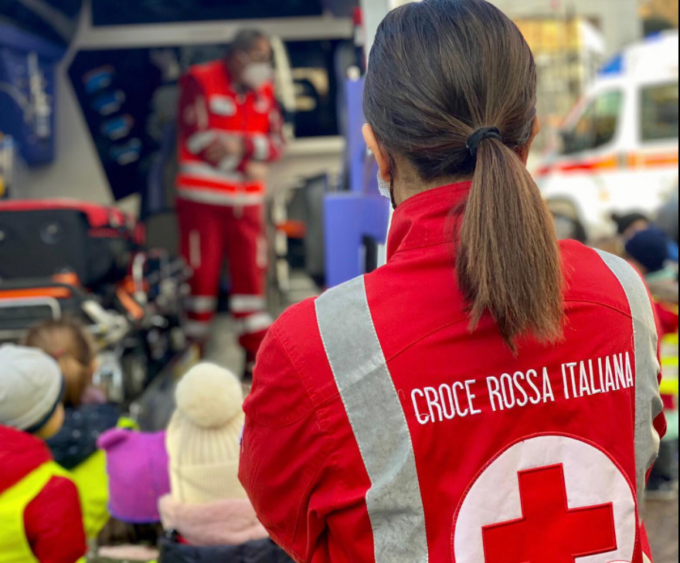 Natale solidale con la Croce Rossa: si raccolgono giocattoli per bimbi in comunità