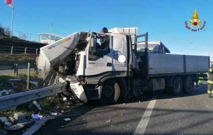 Maxi incidente tra camion in Statale 36