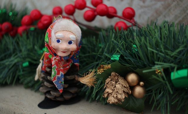 Befana in tempo di pandemia,  acquisti in calo (ma più tempo ai fornelli)