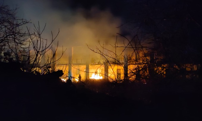 Incendio a Vimercate, brucia Cascina Cavallera