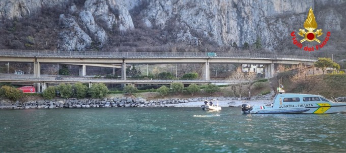 Rimossa la bomba nel Lago: tutte le immagini delle operazioni