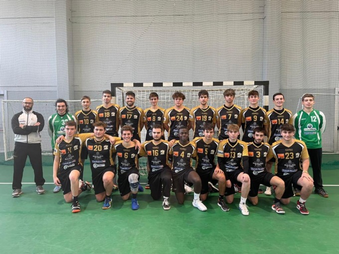 Pallamano Molteno: la B vince e vola al 1° posto, buona la prima per l’U17 femminile FOTO