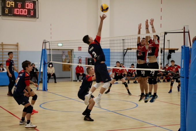Pallavolo Cisano: l’U15 vince la battaglia di Nembro, la Seconda Divisione al cardiopalma FOTO