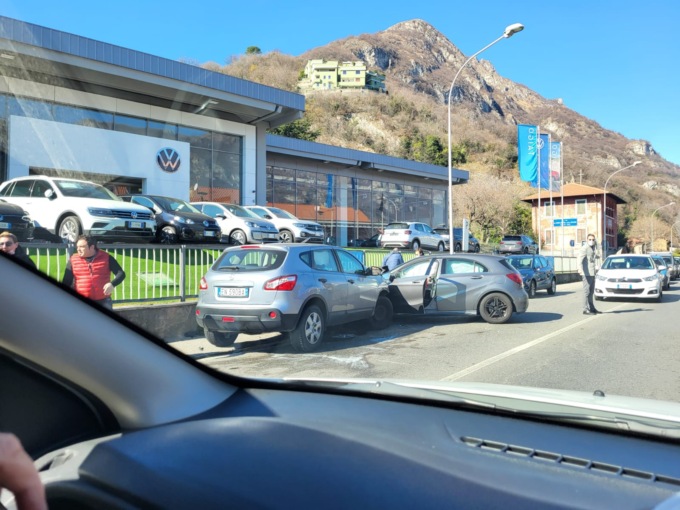 Garlate, scontro tra auto: coinvolte due persone