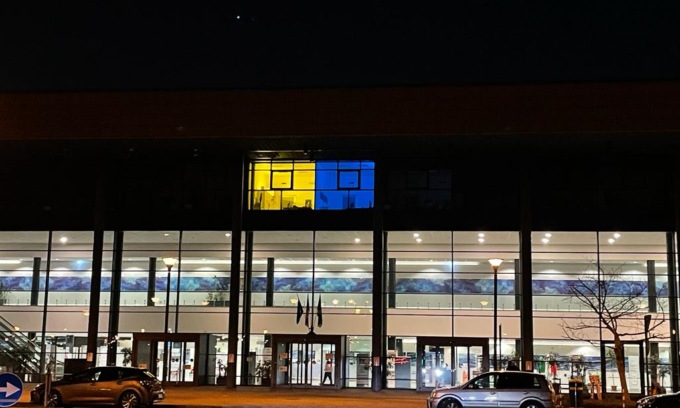 L’ospedale di Vimercate si illumina con i colori dell’Ucraina